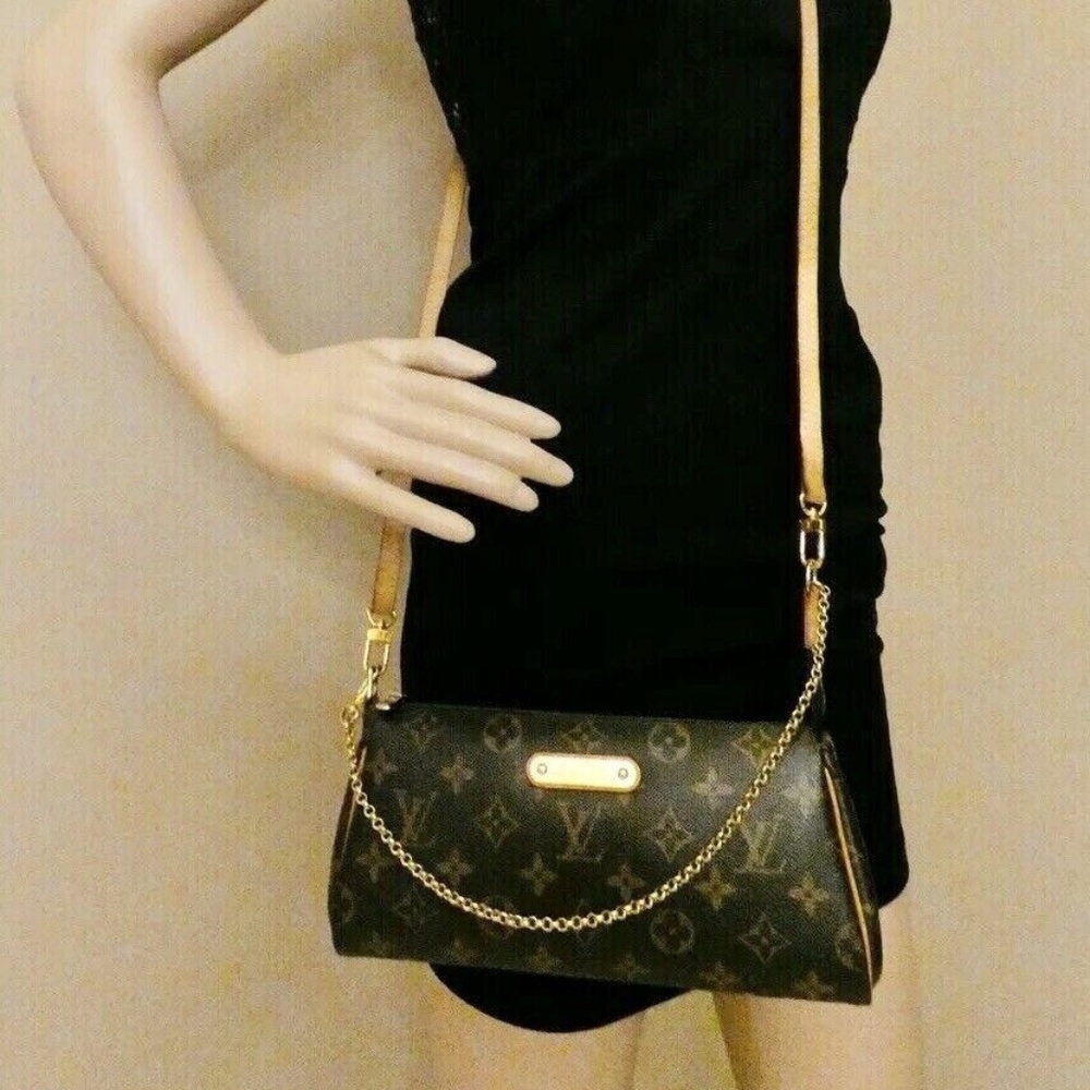 β€οΈβπ©ΉSOLDβ€οΈβπ©Ή Louis Vuitton Eva Monogram Chain Clutch Purse Crossbody (AA3102) - Picture 16 of 16